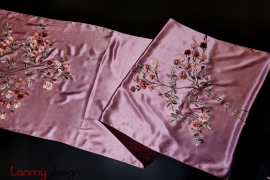 Silk scarf hand-embroidered with miniature rose 60*200cm